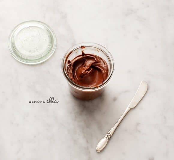 Almond-ella Spread almond-ella spread (vegan, gluten free) / loveandlemons.com