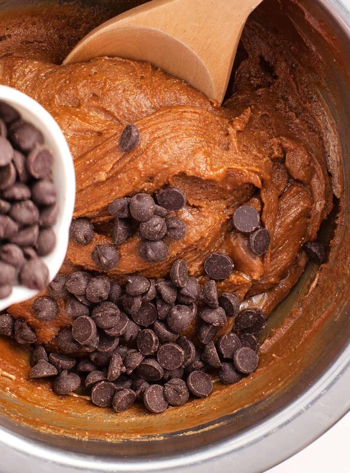 Peanut Butter Chocolate Chip Cookies How to make peanut butter cookies