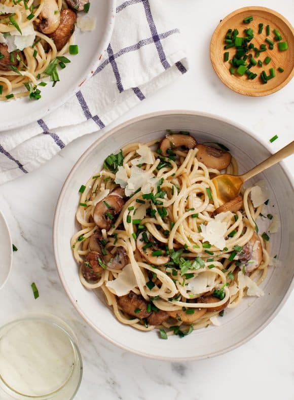 Garlic Herb Mushroom Pasta Recipe - Love and Lemons