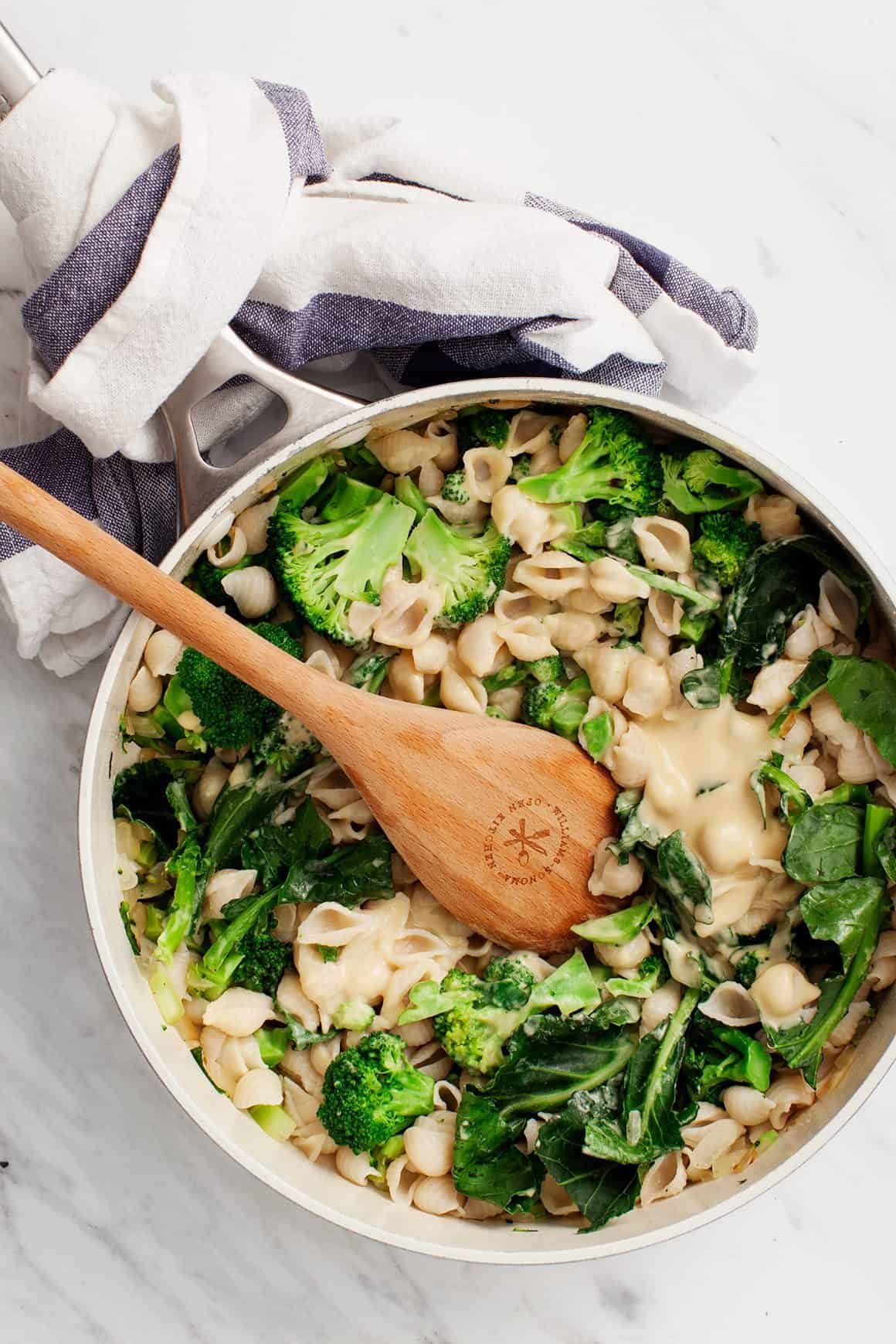 Fall dinner ideas - Creamy Vegan Pasta with Broccoli