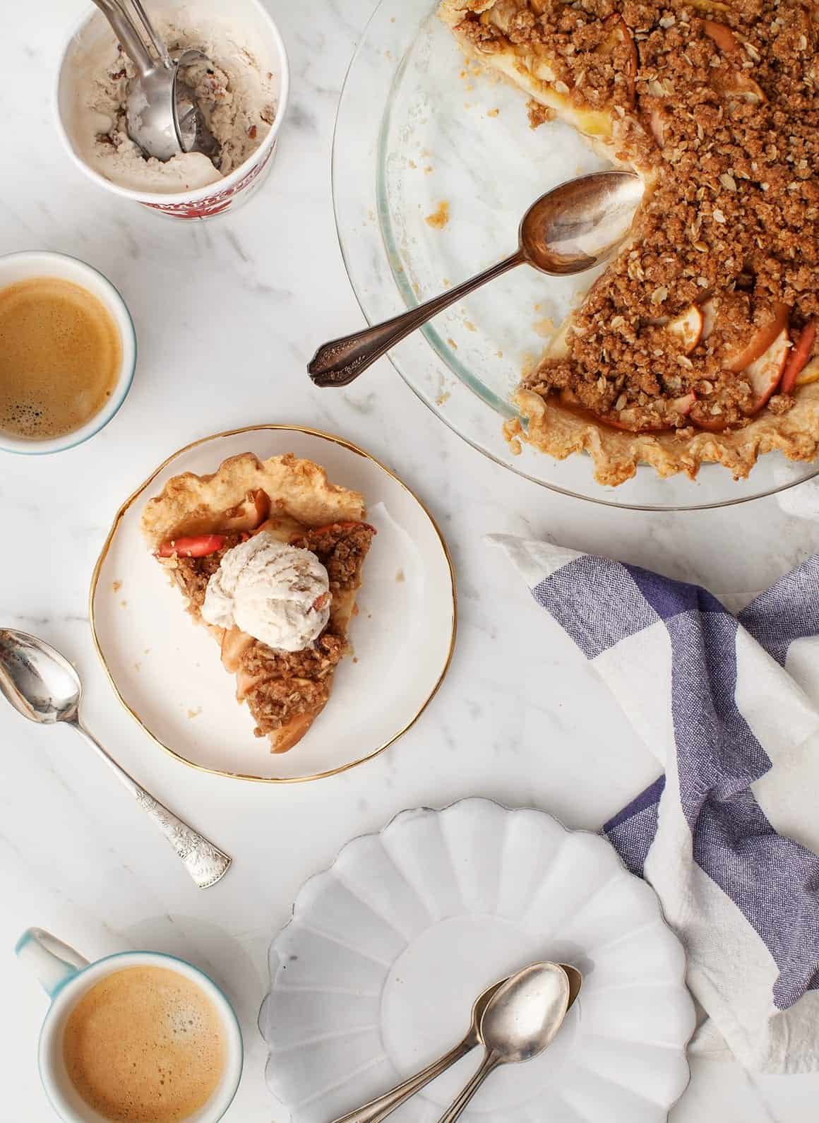 Apple pie with crumble topping