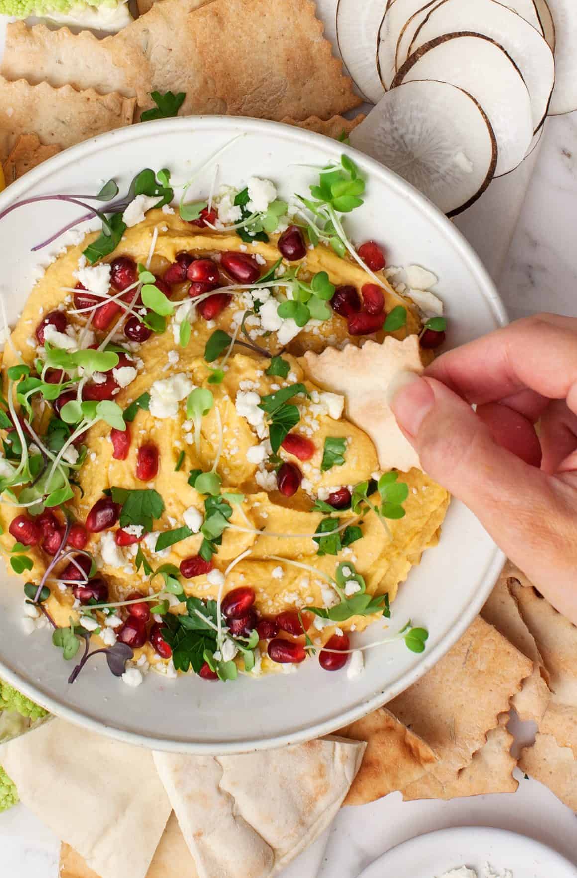 Friendsgiving food ideas - butternut squash hummus