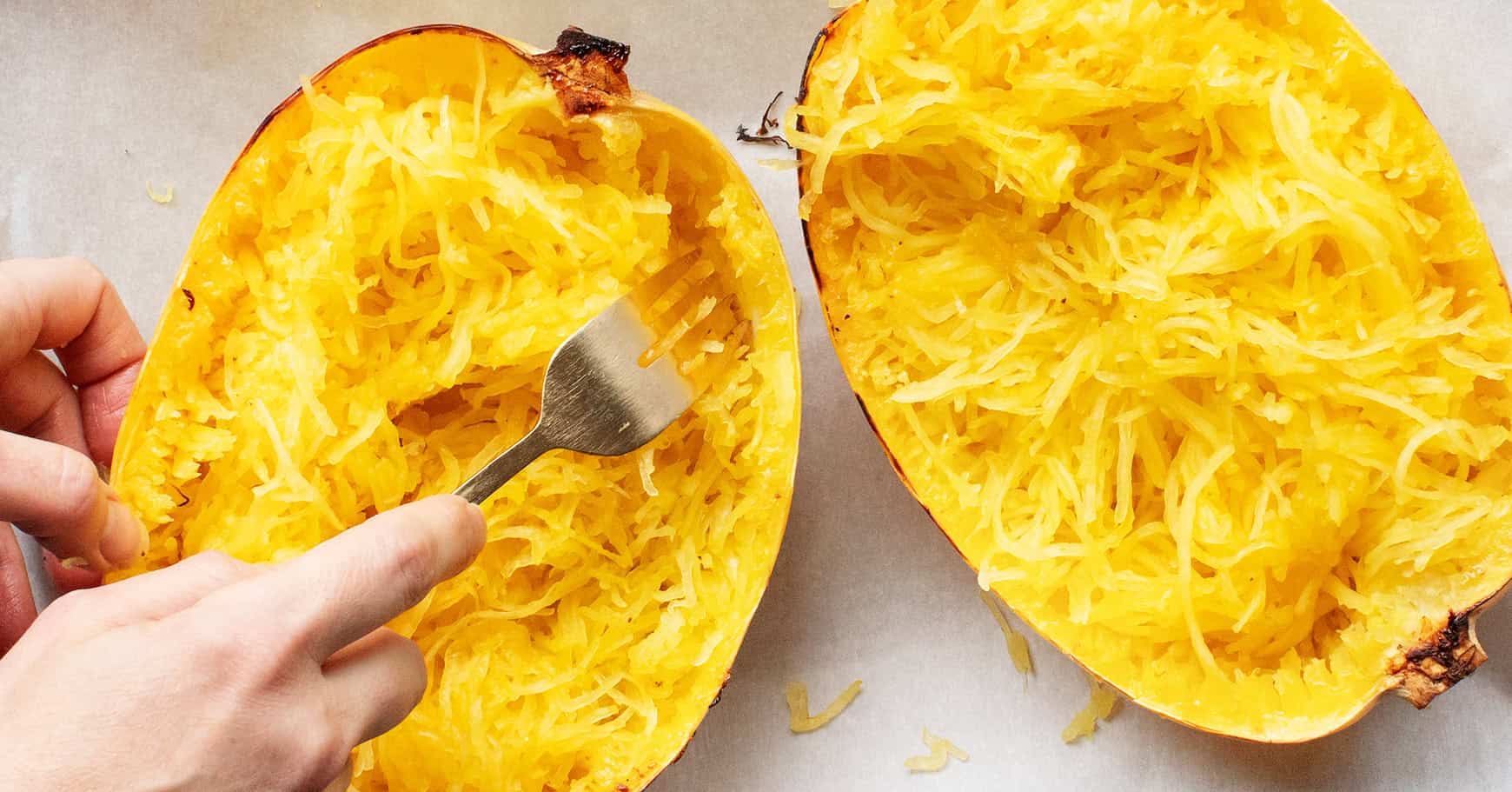 How to Cook Perfect Spaghetti Squash in the Oven (4-ingredient recipe!)