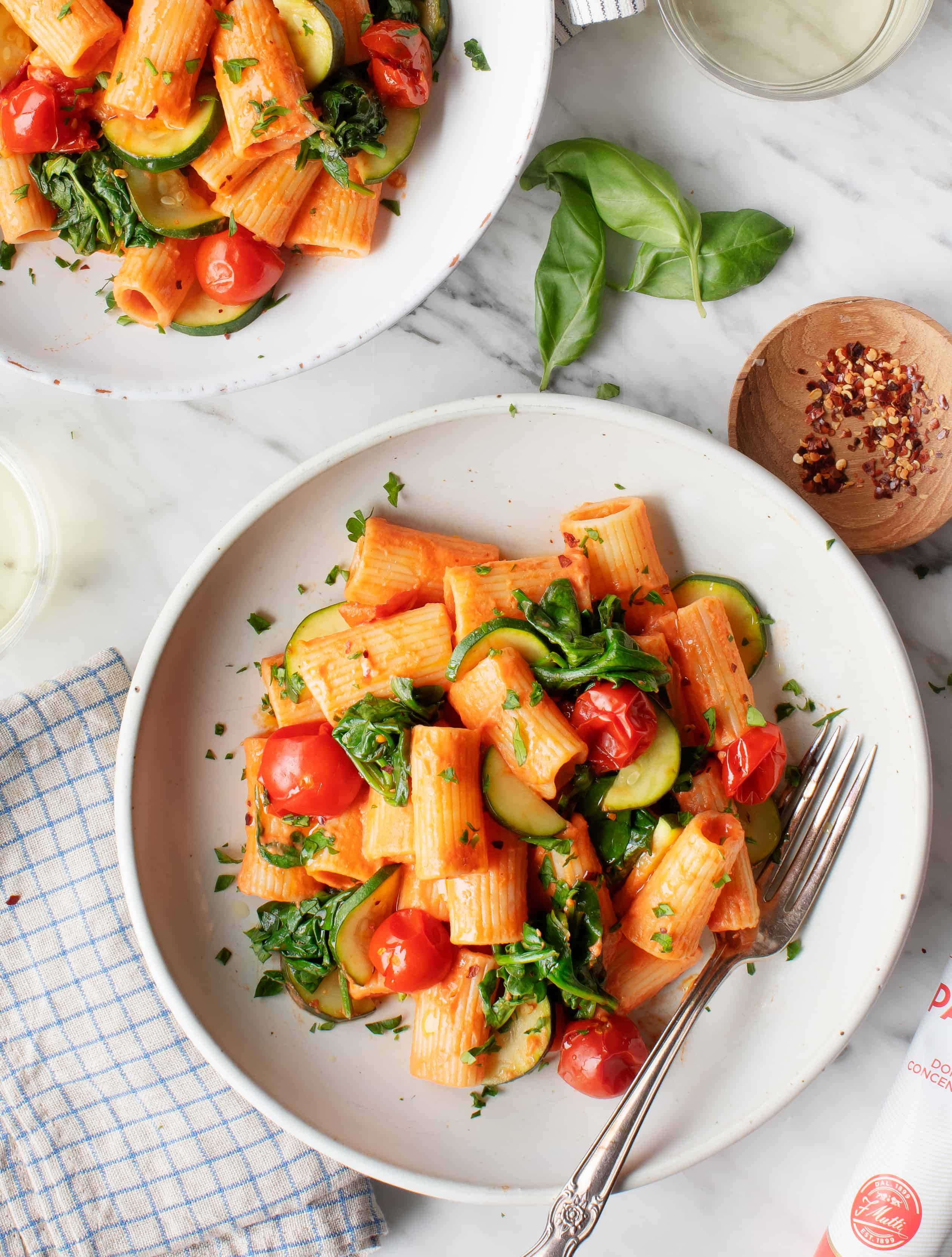 20 Minute Cheese Tortellini with Tomatoes and Parsley - She Likes Food