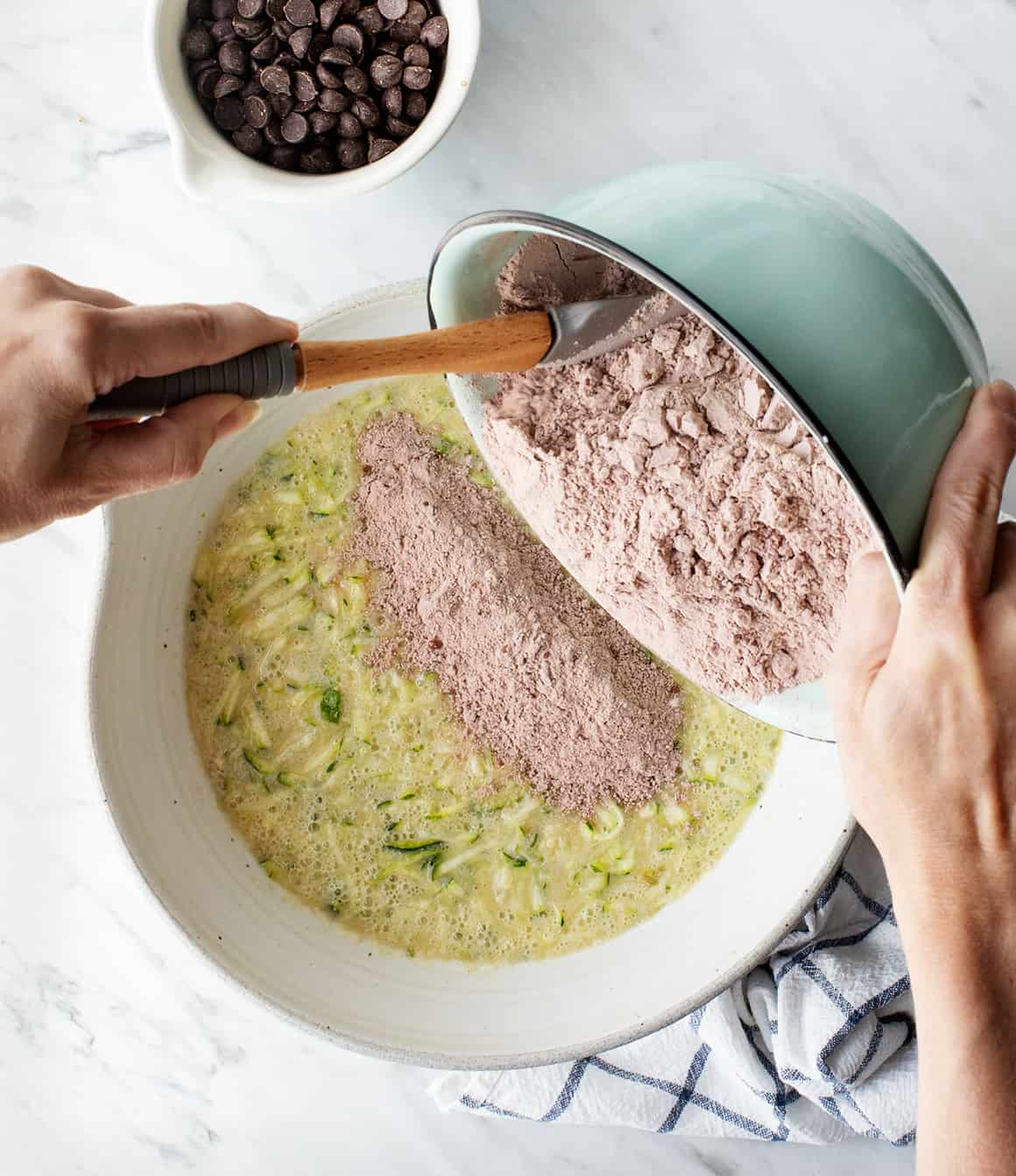 How to make chocolate zucchini bread