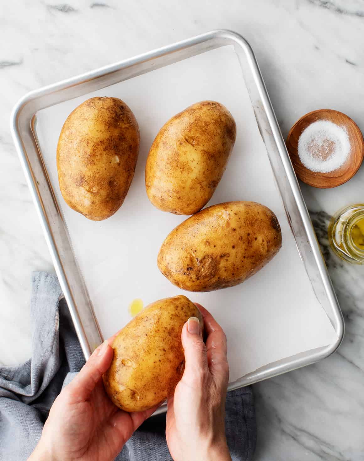 How to Bake a Potato in the Oven - Best Easy Baked Potato Recipe