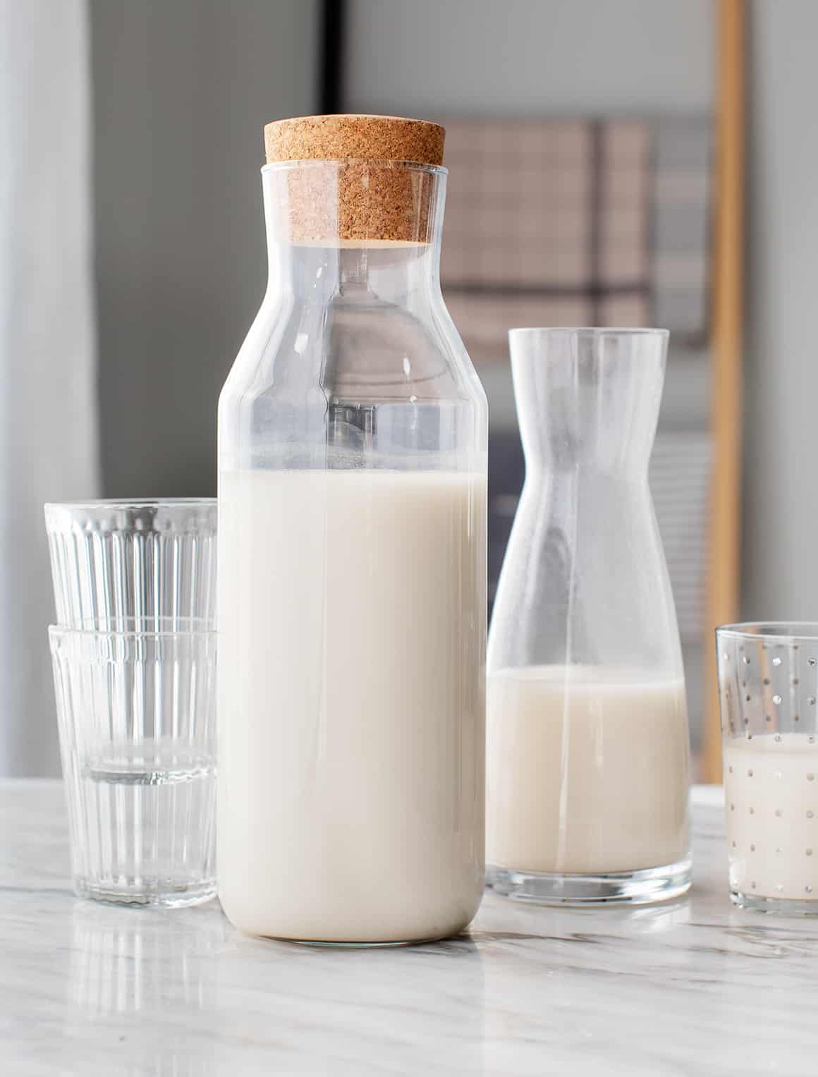 How to Make Oat Milk {2 Ingredients} - FeelGoodFoodie