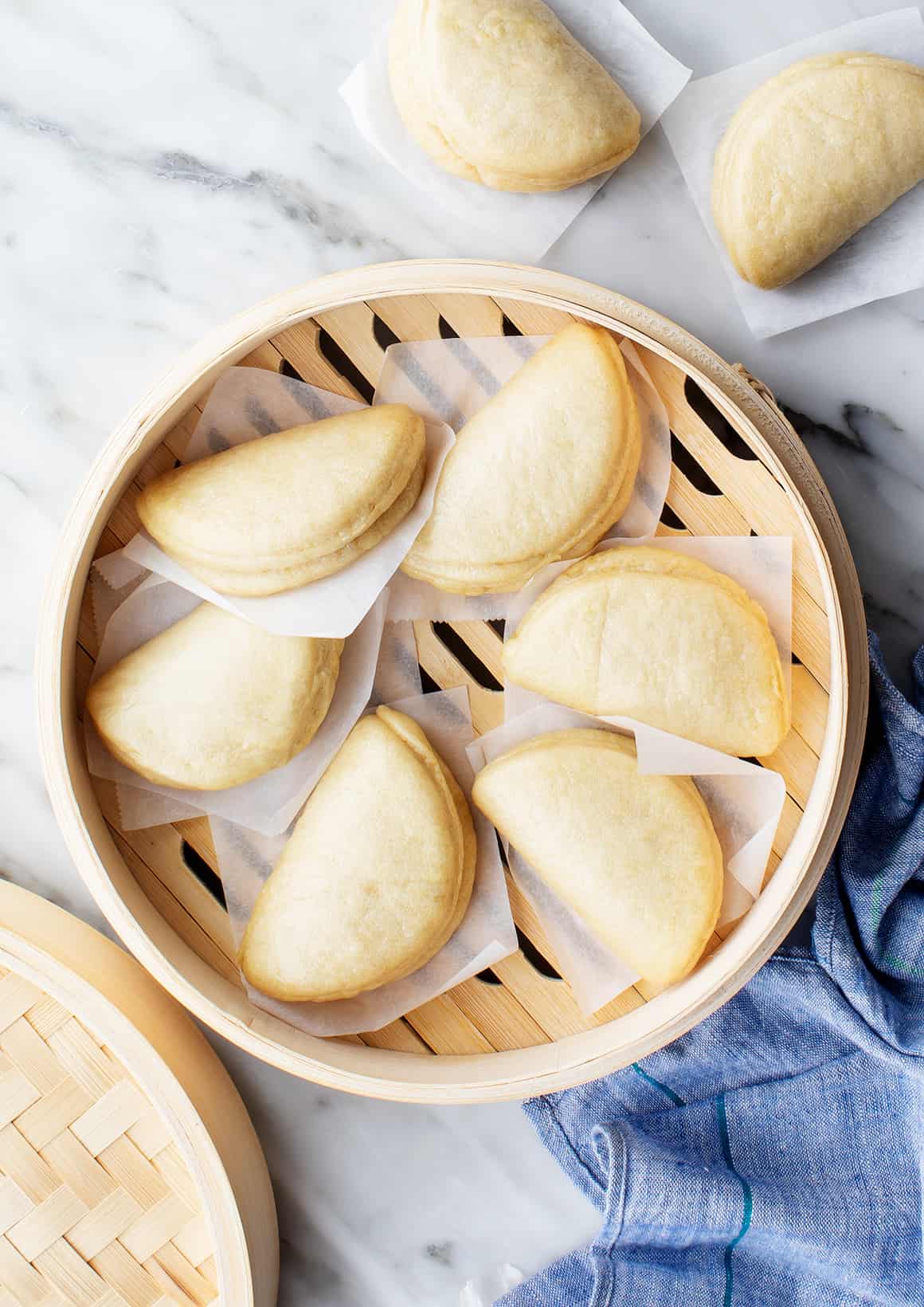 Steamed bao buns