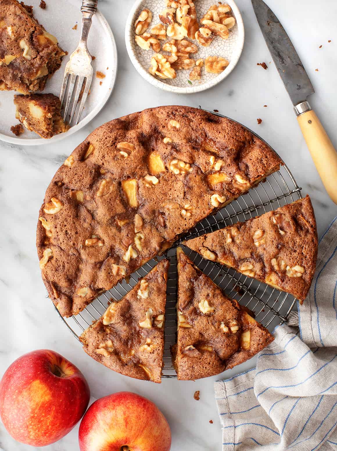 Apple Shaped Cake Pan