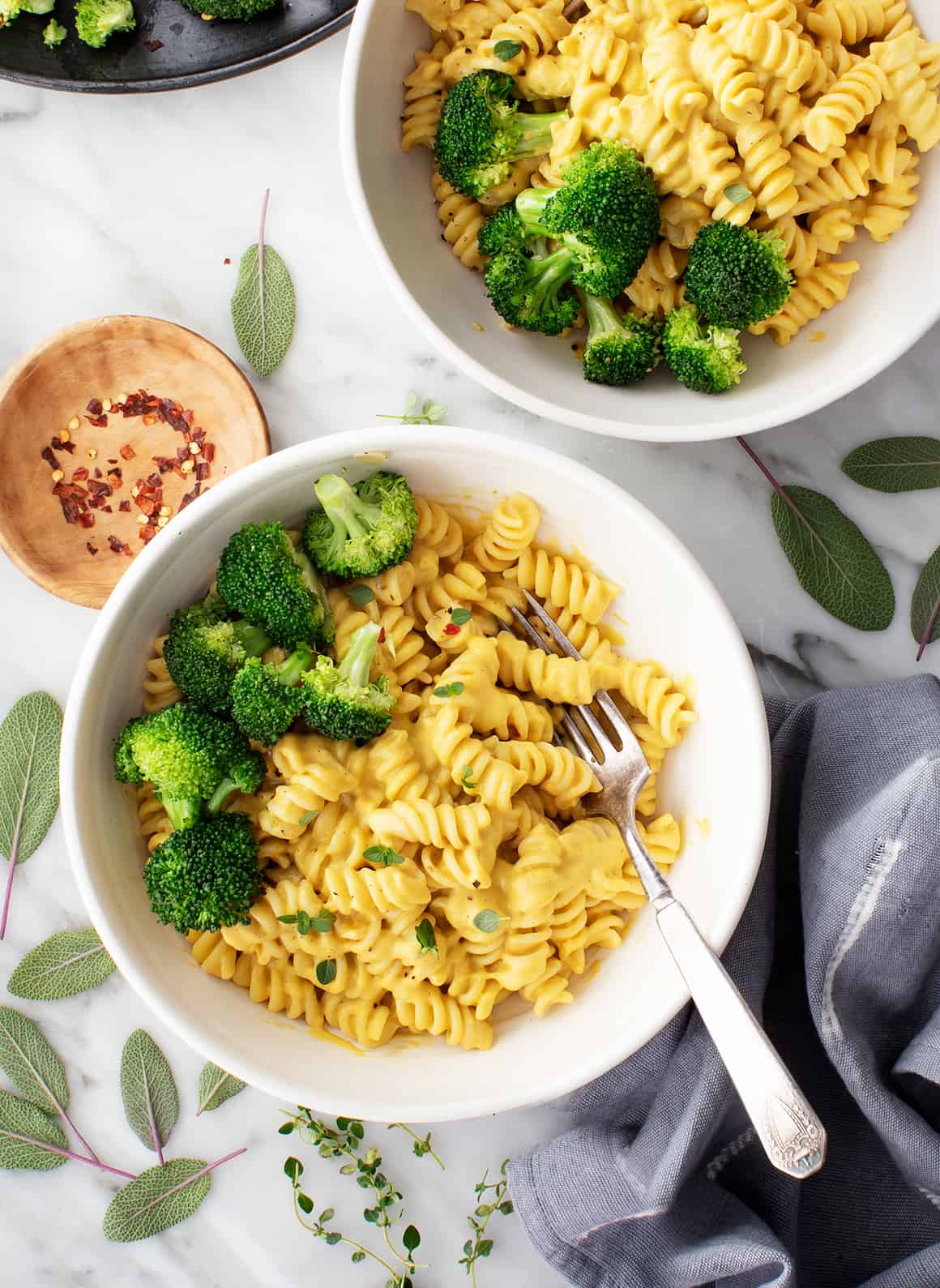 Fast and Easy Lemon Garlic Pasta - Pinch and Swirl