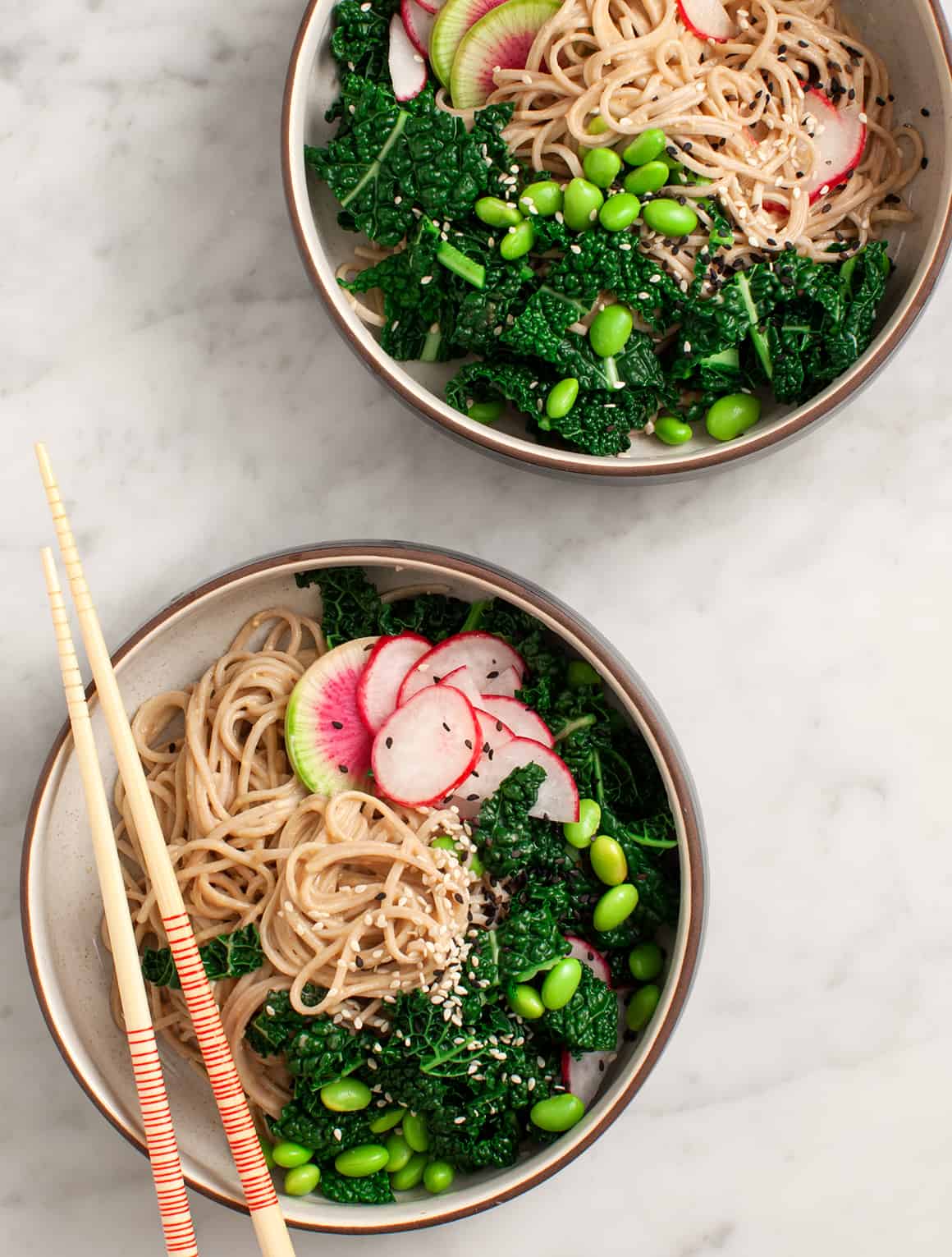 Peanut noodle kale bowls