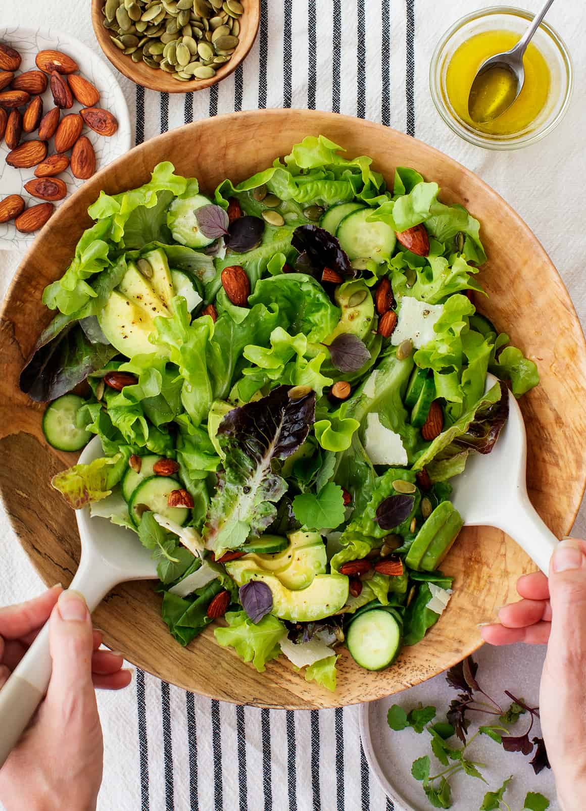 Simple Green Salad (Easy Recipe)