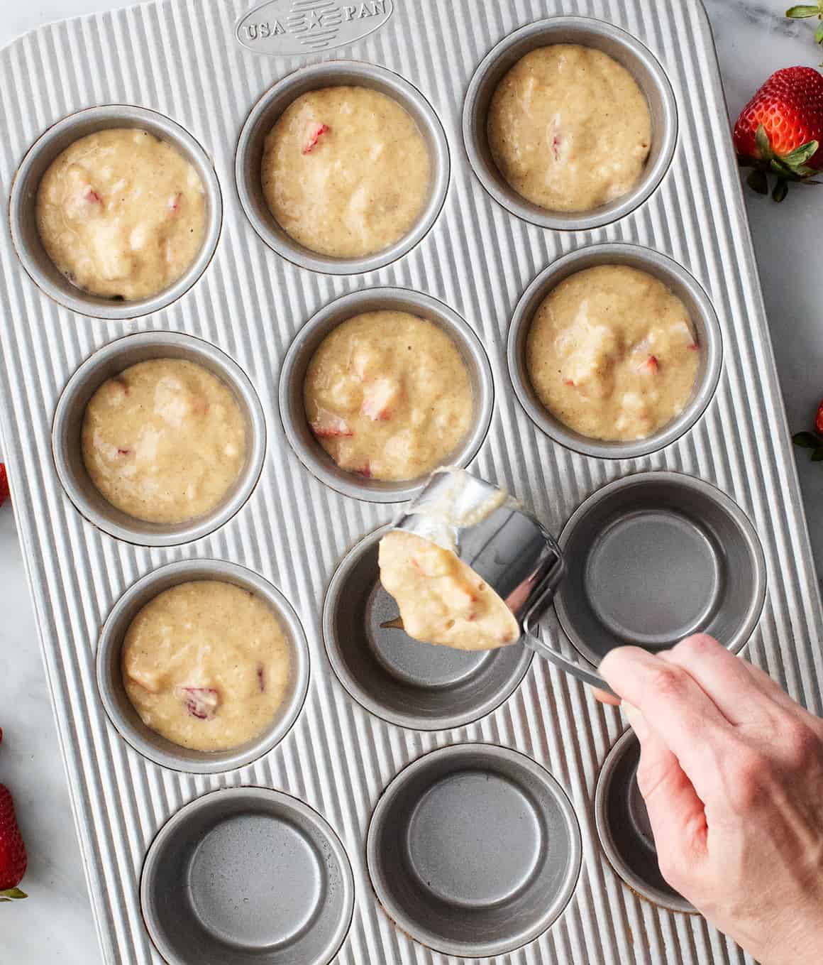 healthy strawberry muffins