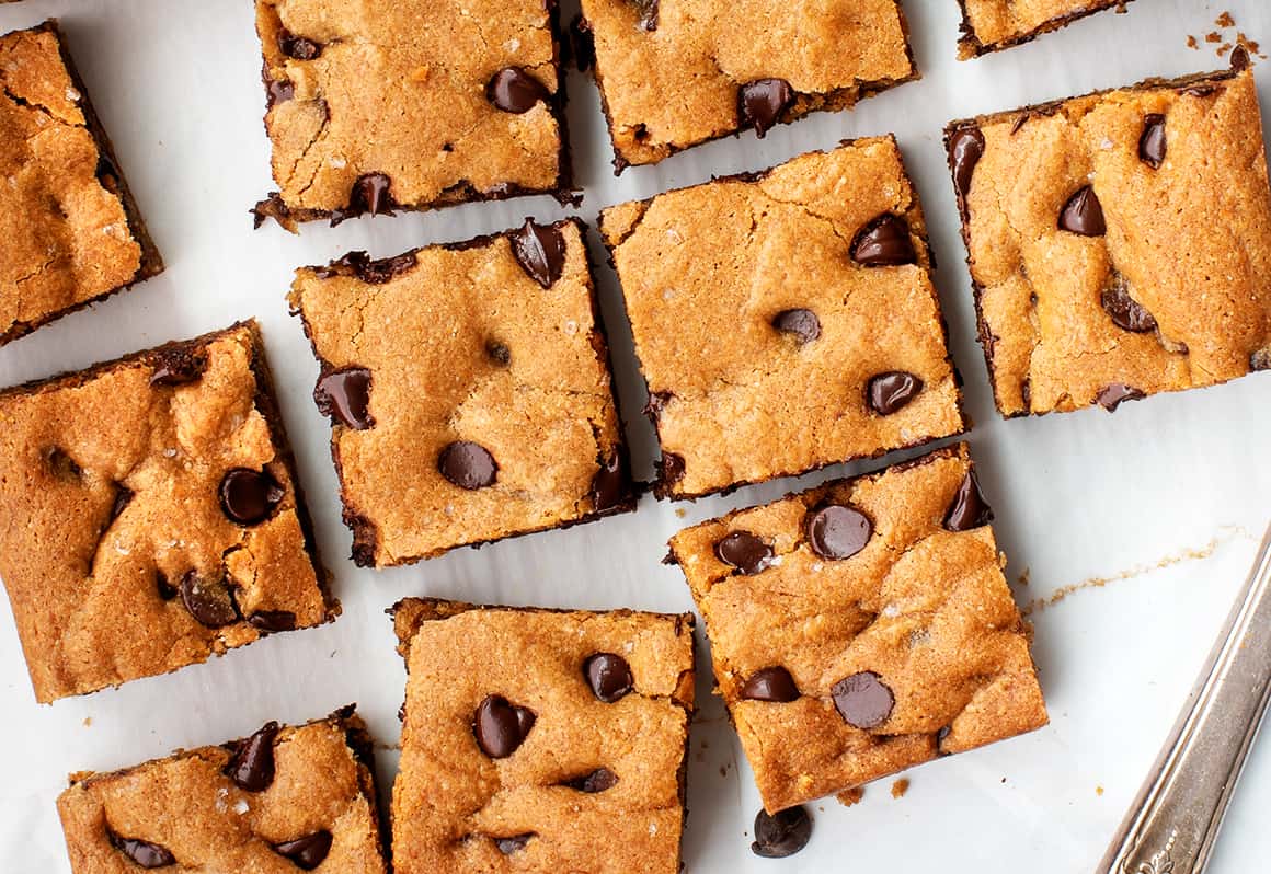 Chocolate chip cookie bars recipe