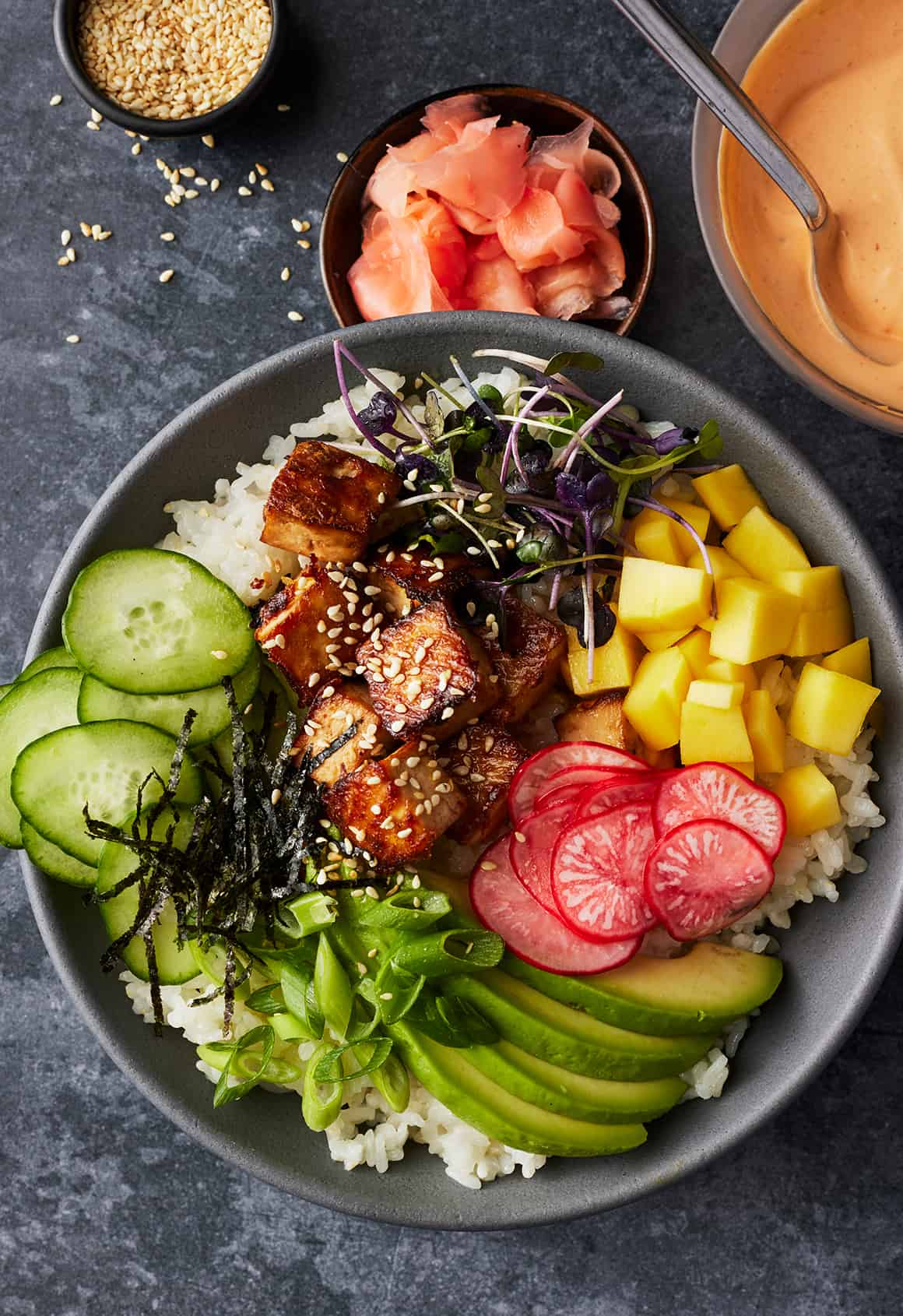 Poké bowl with mango, avocado and sweet potato - EAT ME