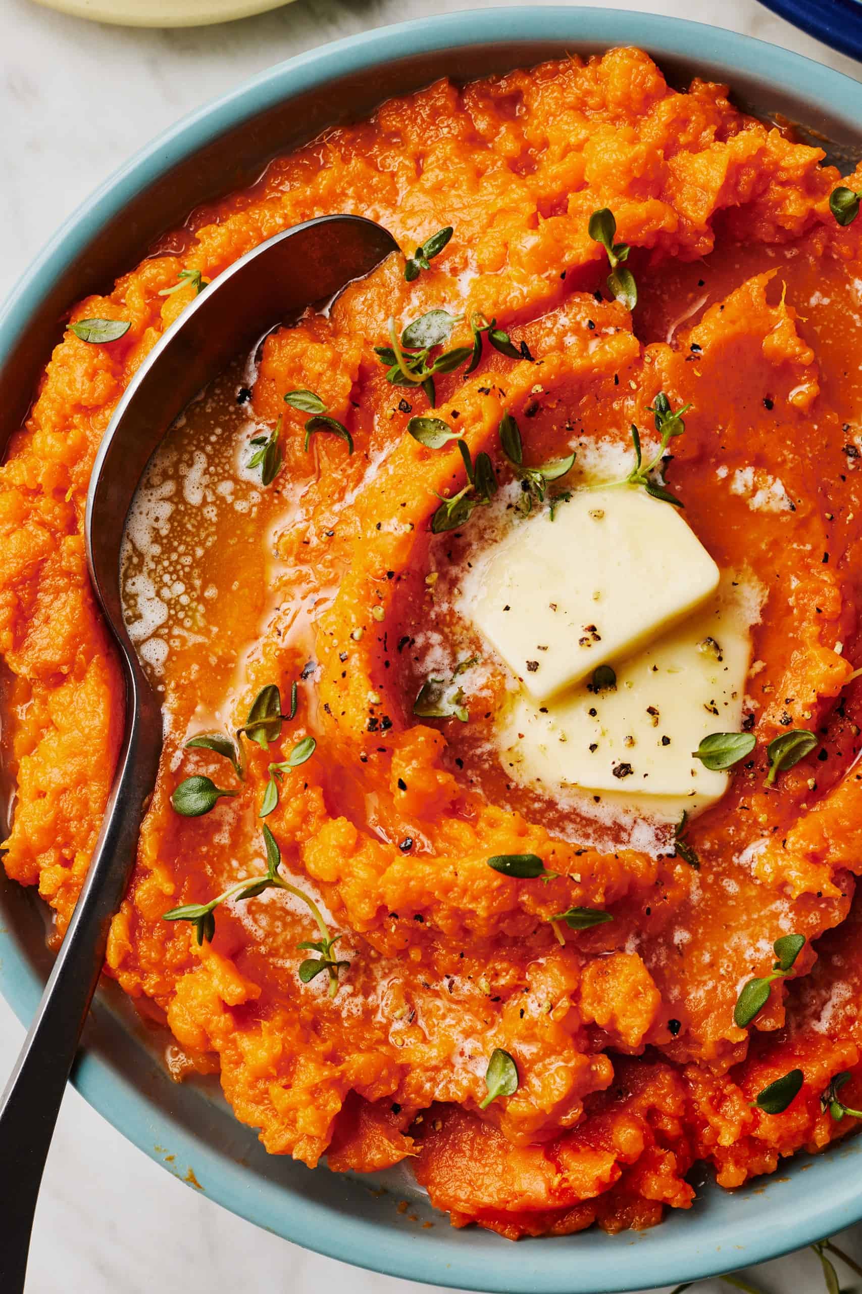 Mashed sweet potatoes with butter and thyme