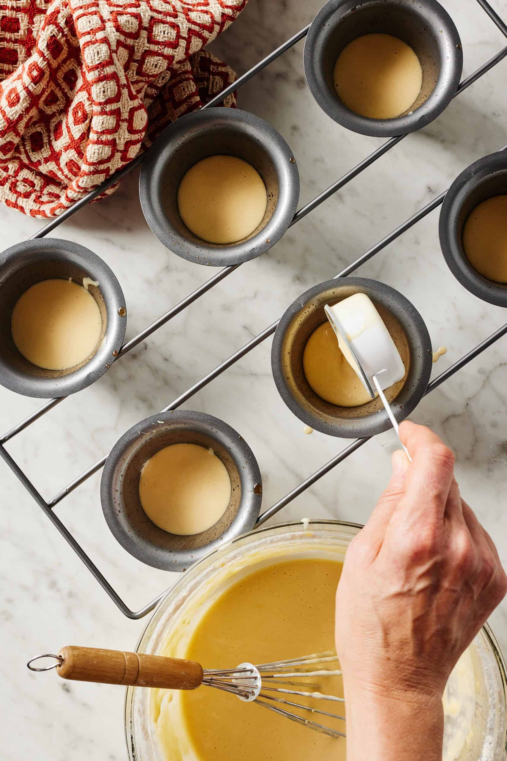 Portioning batter into popover pan
