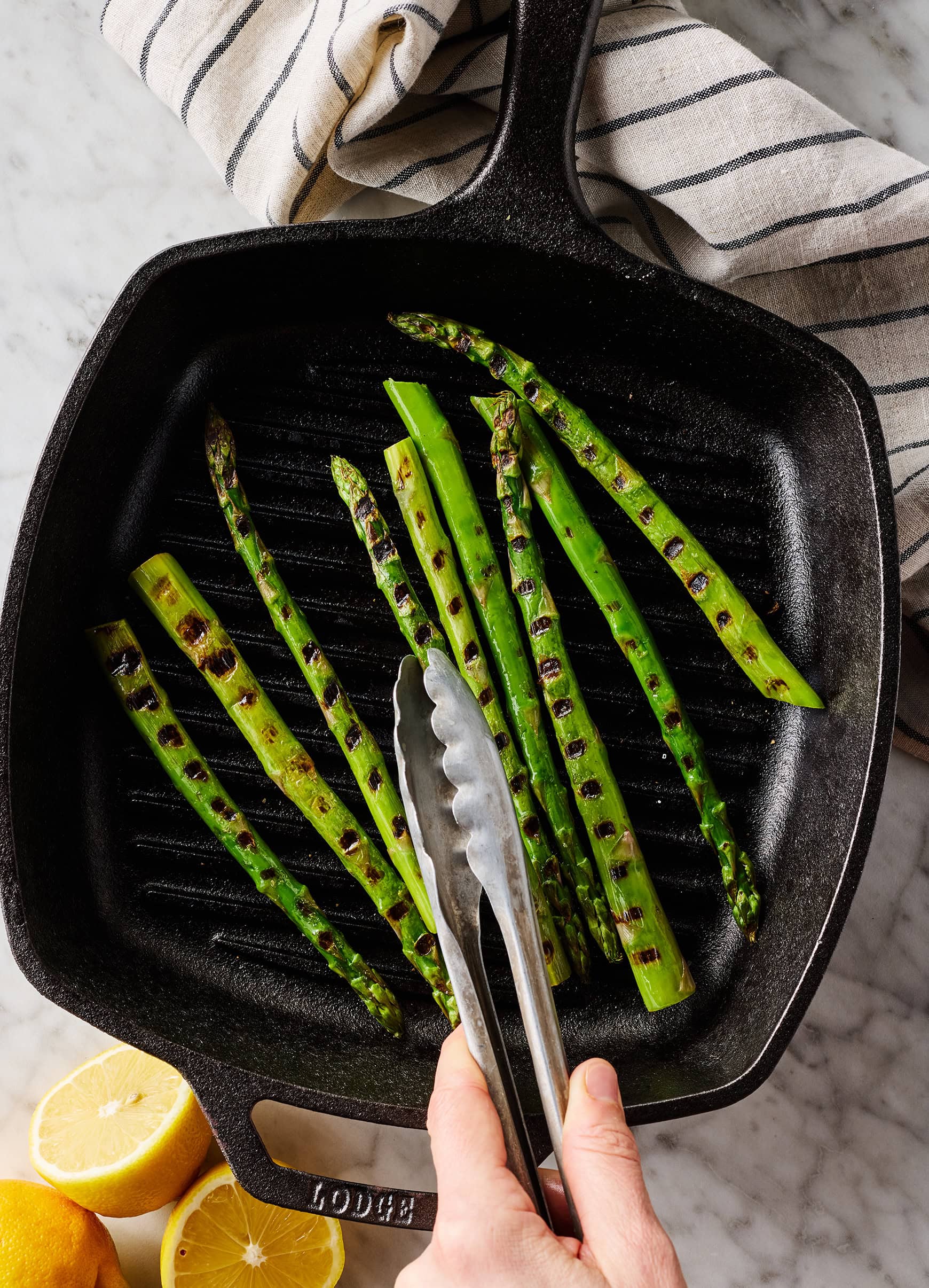 Cooking asparagus on the grill