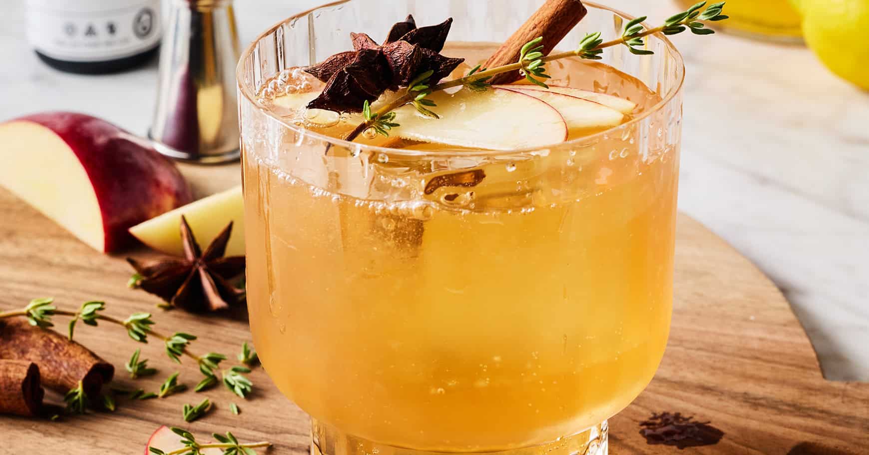 The 5-Ingredient Apple Cider Cocktail I'm Sipping All Fall Long