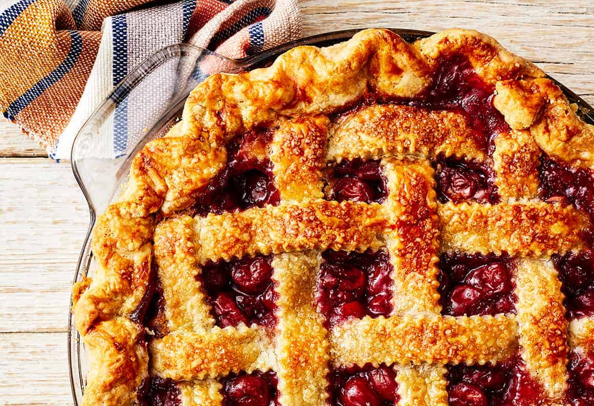 best Thanksgiving desserts - homemade cherry pie