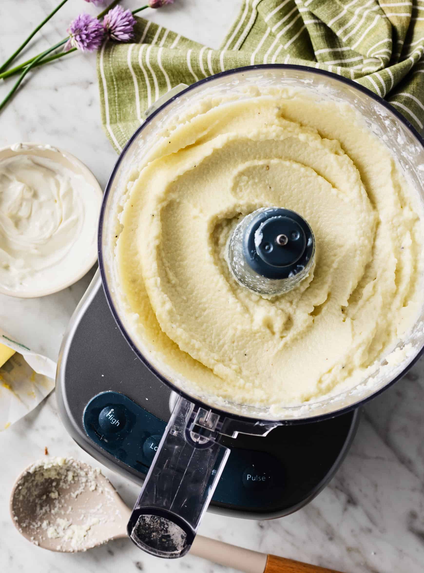Cauliflower mashed potatoes in food processor