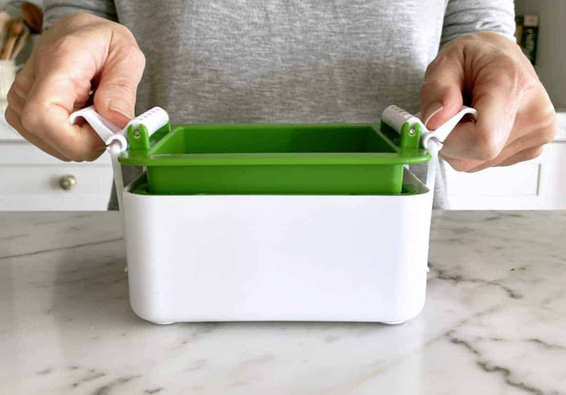 Best kitchen gadget gifts - tofu press