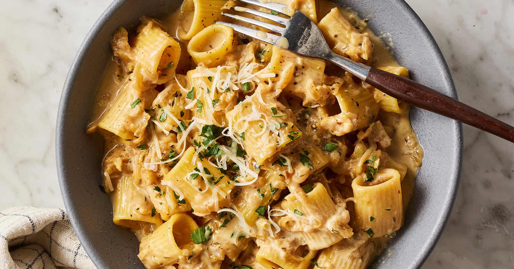 One-Pot French Onion Pasta Is the Cozy Fall Dinner I'm Making on Repeat